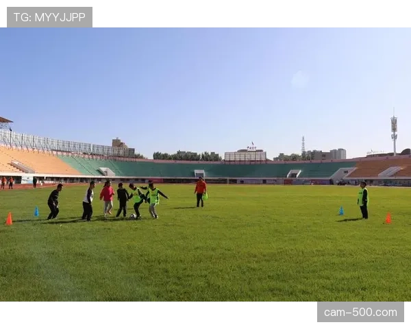 俱乐部青训营引入新型GPS追踪设备，用于精细化监测青年球员跑动负荷